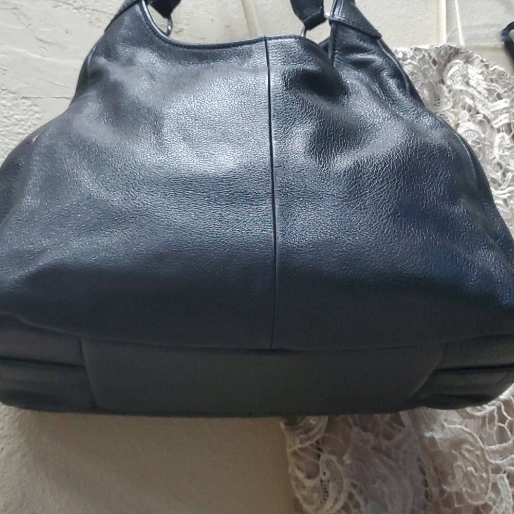 Authentic Coach Handbag ๐ - Picture 4 of 8